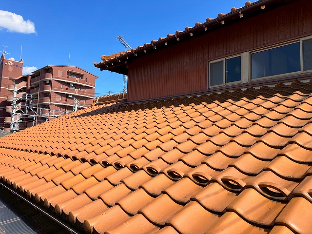 昔ながらの瓦屋根